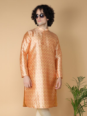 Namaskar Men Solid Straight Kurta(Orange)