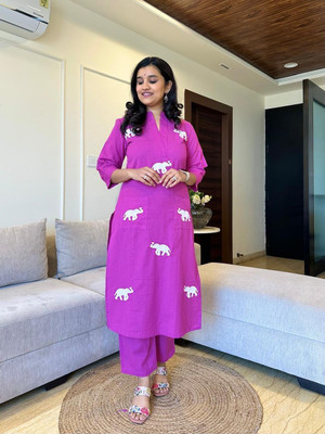 SHRUTIFASHION Women Embroidered Straight Kurta(Black)