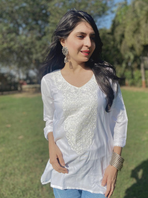 Anmi Embroidered Women Straight Kurta(White)