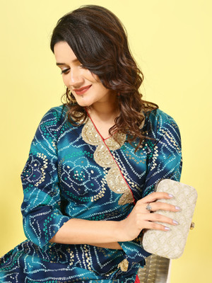 Youthnic Women Embellished Straight Kurta(Multicolor)
