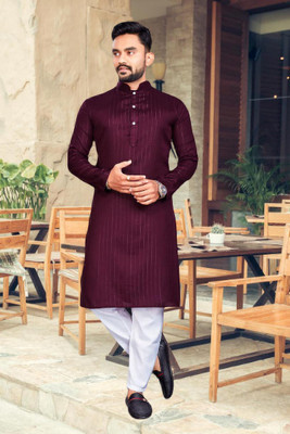 Shree Sundha Men Solid Straight Kurta(Maroon)