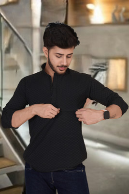 SHOOLIN Men Self Design Straight Kurta(Black)