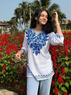 sasafaras Women Embroidered Straight Kurta(White, Blue)