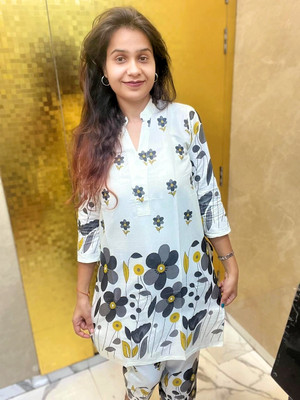 GTS Fashion Women Floral Print, Printed Straight Kurta(Multicolor)