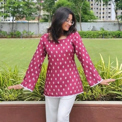 TEQVYZ Women Printed, Floral Print Straight Kurta(Multicolor)