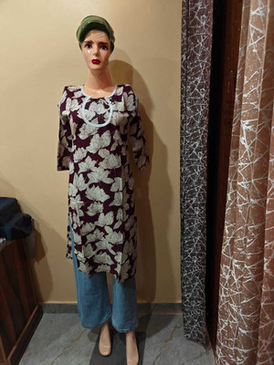 kaushlya collection Women Printed, Floral Print Straight Kurta(Maroon)
