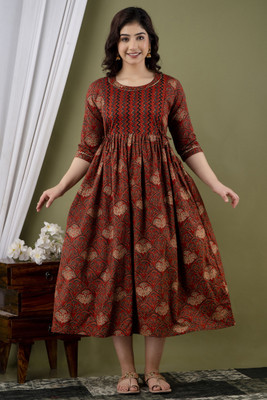 VASTRAM Women Floral Print Flared Kurta(Red)