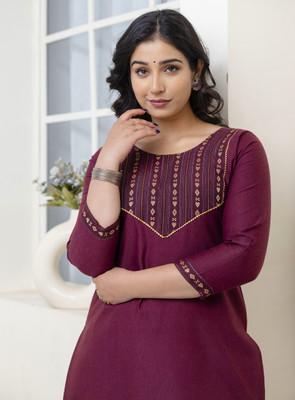 AUZAAI COLLECTION Women Self Design Straight Kurta(Maroon)
