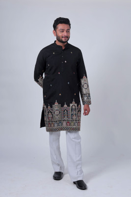 Varbandhan Men Embroidered Straight Kurta(Black)