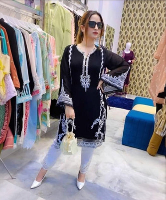 SINCERO Women Embroidered Straight Kurta(Black)