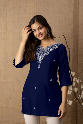 fantasy fab Women Embroidered Straight Kurta(Blue)