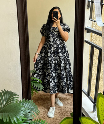 KAMAYRA Women Printed Flared Kurta(Black)