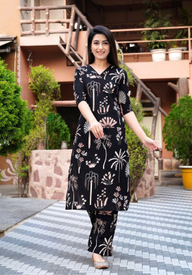AVSAR TRENDZ Women Floral Print A-line Kurta(Black)