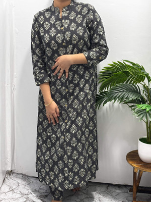 Nyha Luxe Women Printed, Floral Print, Striped Straight Kurta(Black)