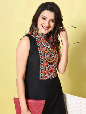 Youthnic Women Embroidered Straight Kurta(Black)