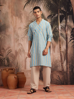 Sangria Men Checkered Straight Kurta(Blue)