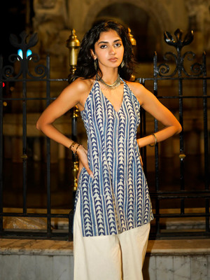CLANGER Women Striped Straight Kurta(Light Blue)