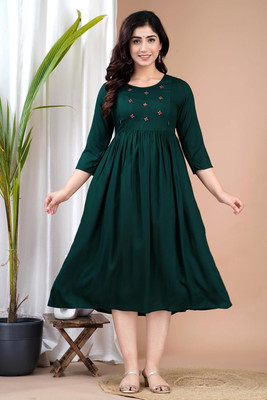 Priyas Creation Women Solid A-line Kurta(Green)