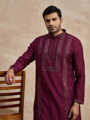 ANOUK Men Self Design Straight Kurta(Maroon)