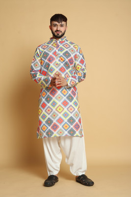 VISHESTA Men Floral Print Straight Kurta(Multicolor)