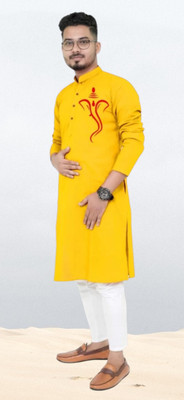 Vastra Trends Men Self Design Straight Kurta(Yellow)