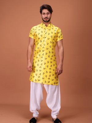 Shiwam Ethnix Men Printed Straight Kurta(Yellow)