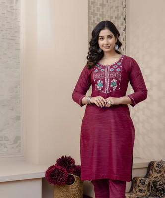 Auzanoor Collection Women Embroidered Straight Kurta(Maroon)