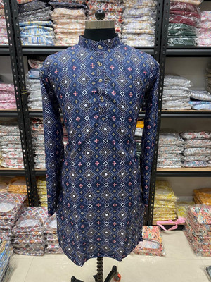 Lazzly Men Printed Straight Kurta(Multicolor)
