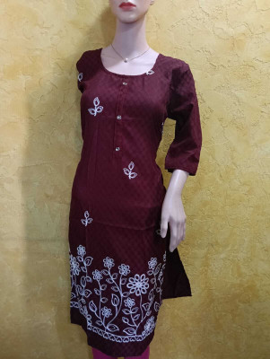 Josh Women Solid Straight Kurta(Maroon)