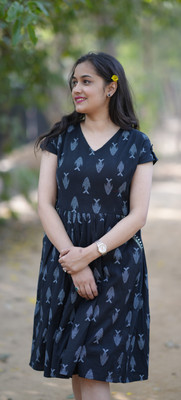 Jaipuri Bunaai Women Printed, Self Design, Embellished Flared Kurta(Black)