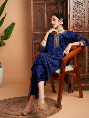 Shae by SASSAFRAS Women Embroidered Straight Kurta(Dark Blue)