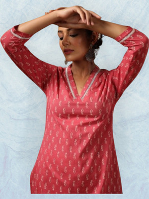 PRAYAARI FASHIONS Women Self Design Straight Kurta(Pink)