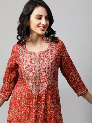 Wawlooks Women Embroidered, Printed Straight Kurta(Orange)