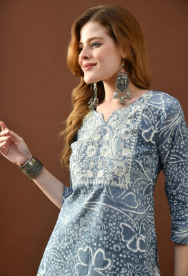 BKApparels Women Embroidered Straight Kurta(Grey)