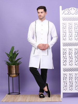 QISHTAR Men Embroidered A-line Kurta(White)