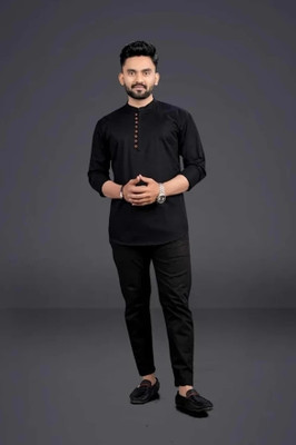 Pranse Men Solid Straight Kurta(Black)