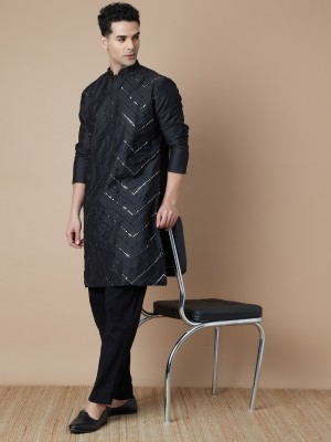 Melange by Lifestyle Men Embroidered Straight Kurta(Black)