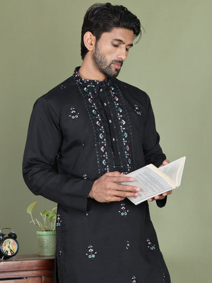 Jompers Men Embroidered Straight Kurta(Black)