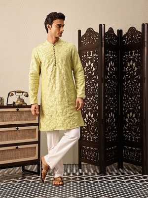 House of Pataudi Men Geometric Print Straight Kurta(Green)
