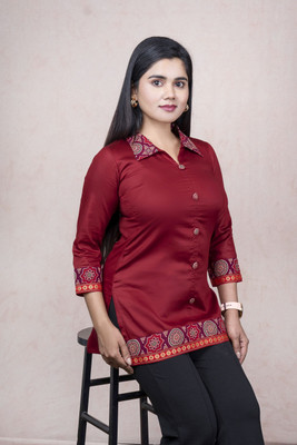 Mayaavi Women Solid Straight Kurta(Maroon)