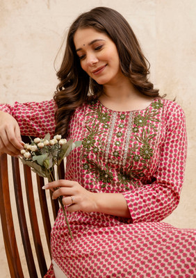 Surhi Women Embroidered Straight Kurta(Multicolor)