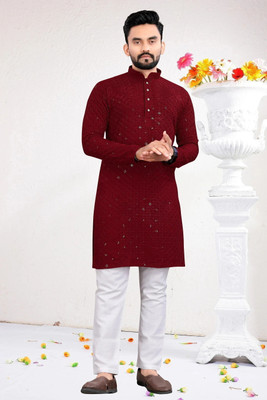 VALAKI Men Embroidered Straight Kurta(Maroon)