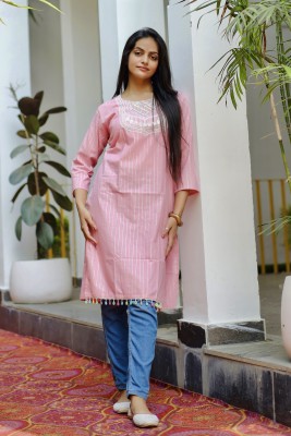 ETHNICPARAMPARA Women Embroidered, Chikan Embroidery, Self Design Straight Kurta(Pink)