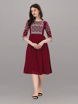 VALIMAI FASHION Women Embroidered Anarkali Kurta(Maroon)