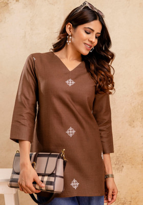 Surhi Women Solid Straight Kurta(Brown)