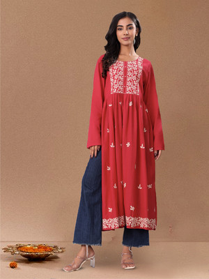 Varanga Women Embroidered Straight Kurta(Red)