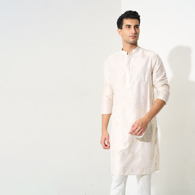 Indus Route by Pantaloons Men Solid Straight Kurta(Beige)