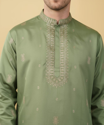 ADHIRAJAN Men Woven Design Straight Kurta(Light Green)