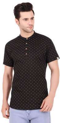 MADE IN THE SHADE Men Self Design Straight Kurta(Black)