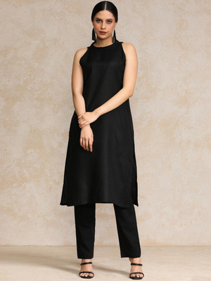 Varanga Women Solid Straight Kurta(Black)